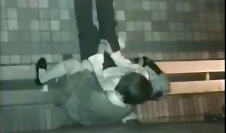 دختر زیبا شیطان فلم سگسی روسی در ورزشگاه