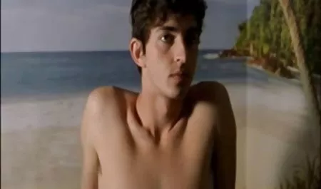 آلفرد(1986): فیلم سکسی دختران روسی