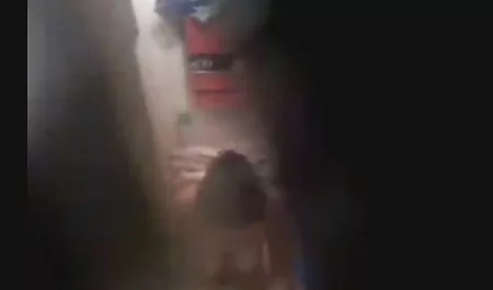 آبدار,مادر,اغوا کردن گربه فیلم سکس مامان روسی خود را به حرکت 18летняя